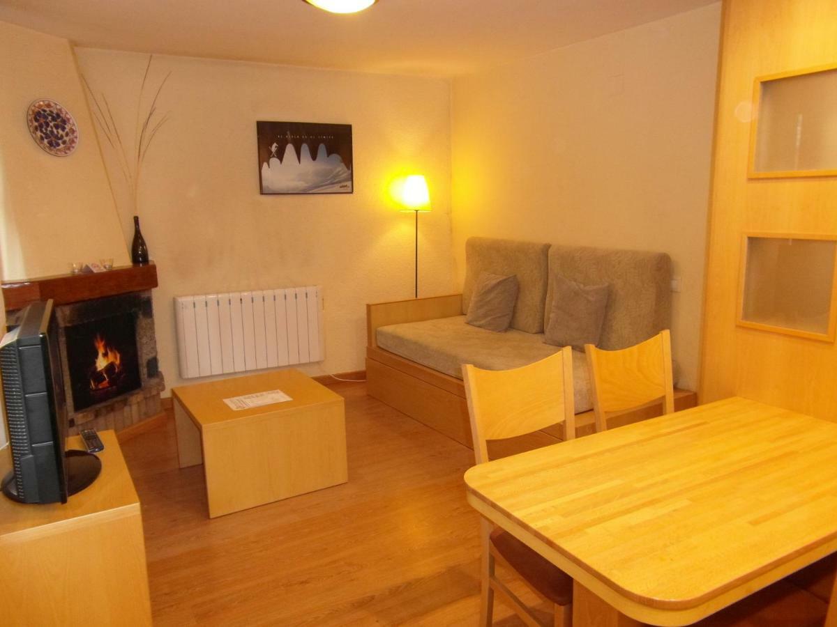 B06 - Mayor 22, 1º - Villmor Apartman Benasque Kültér fotó