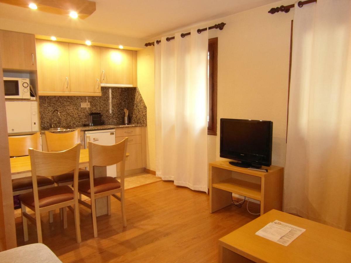 B06 - Mayor 22, 1º - Villmor Apartman Benasque Kültér fotó