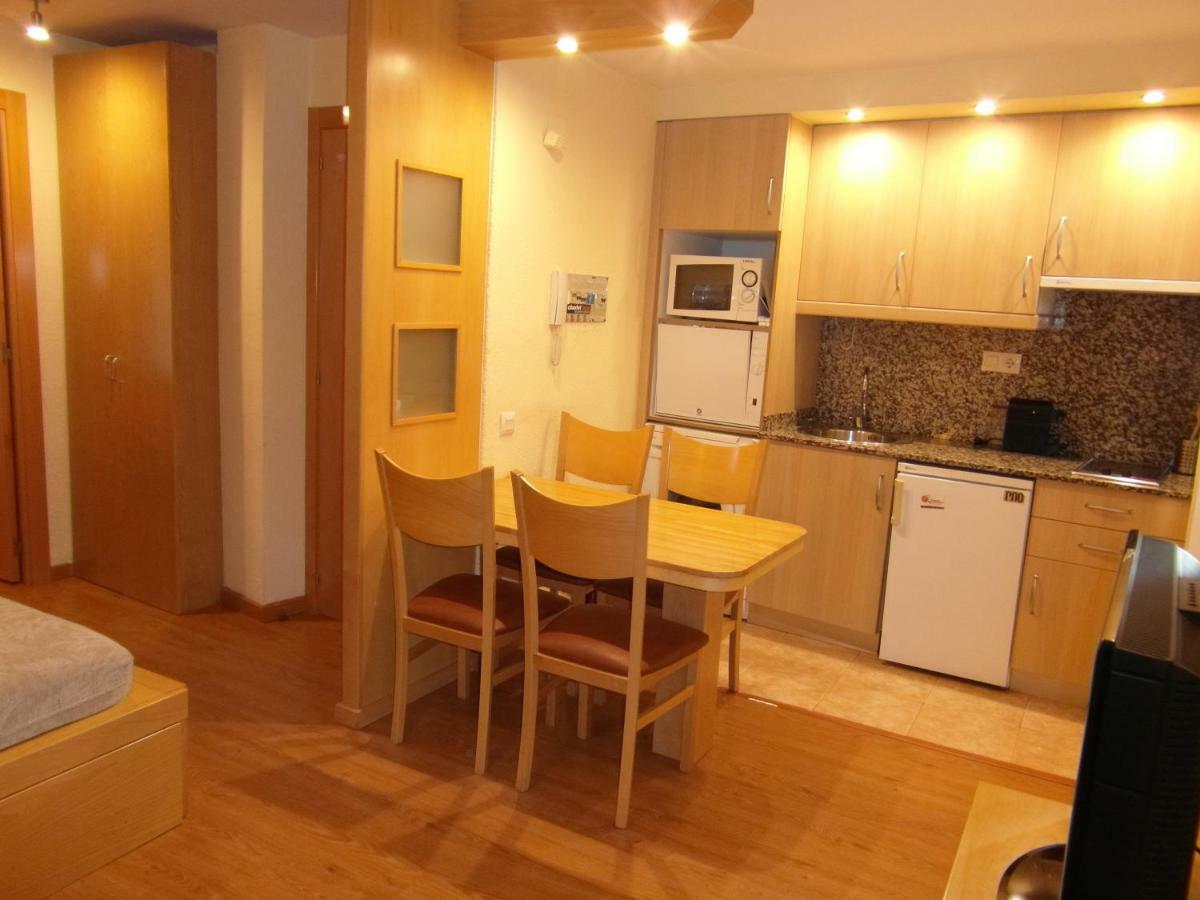 B06 - Mayor 22, 1º - Villmor Apartman Benasque Kültér fotó